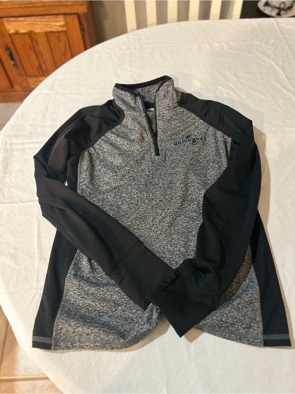 Universal studios Women's Gray & Black Quarter-Zip Active Top